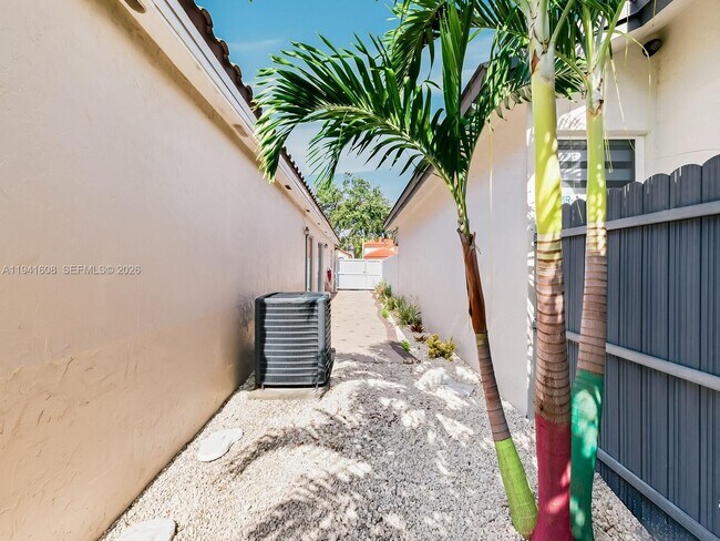 Building Photo - 8714 NW 153rd Terrace