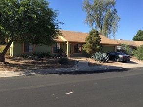 Building Photo - 465 E Providence Dr