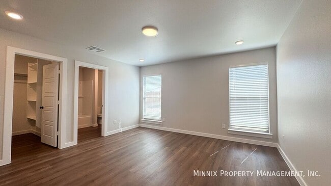 Building Photo - 2148 Kokomo Ave