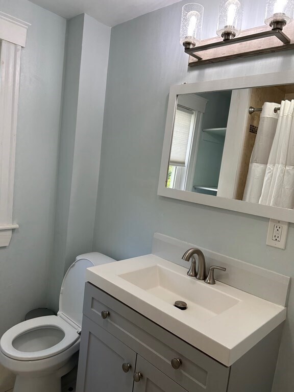 Building Photo - 36 Whiton Ave