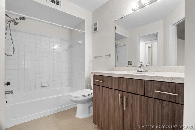 Building Photo - 12730 Vista Isles Dr