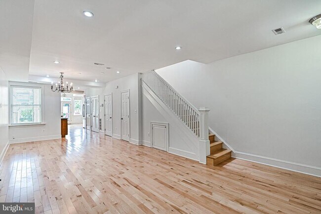 Building Photo - 512 Varnum St NW