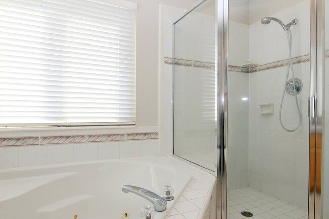 Building Photo - 4741 E Patio Spgs Cir