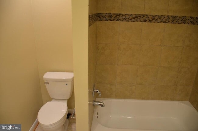 Building Photo - 1046 Spring Valley Ct