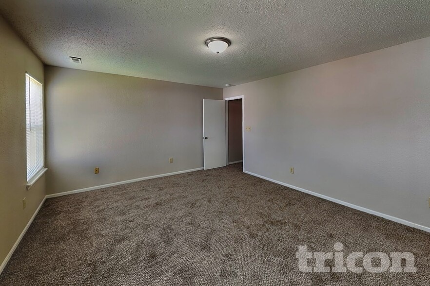 Building Photo - 4244 Village Trace Dr