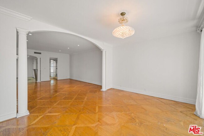 Building Photo - 1210 Kings Rd