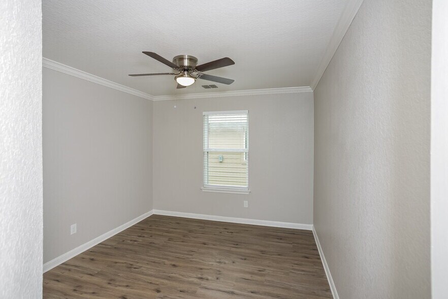 Building Photo - 11822 Woodland Deer