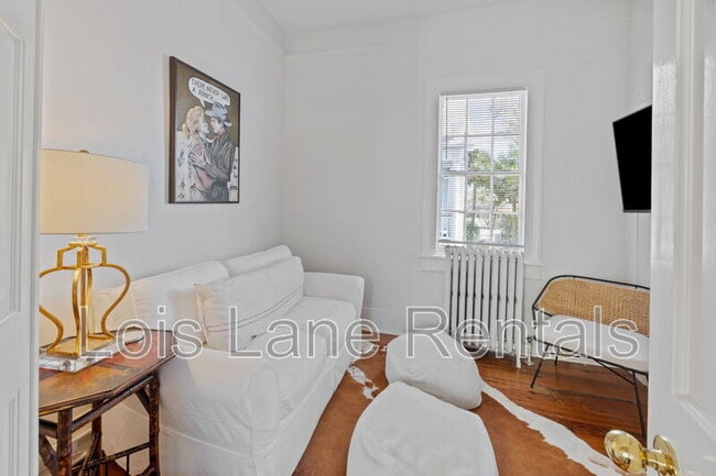 Building Photo - 139 1/2 Broad Street