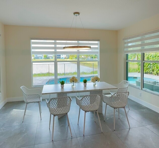 dining area - 15377 Green River Ct