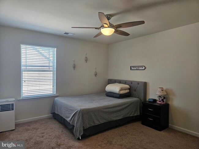 Building Photo - 29662 Riverstone Dr