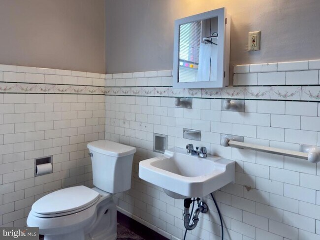 Building Photo - 2011 N 3rd St