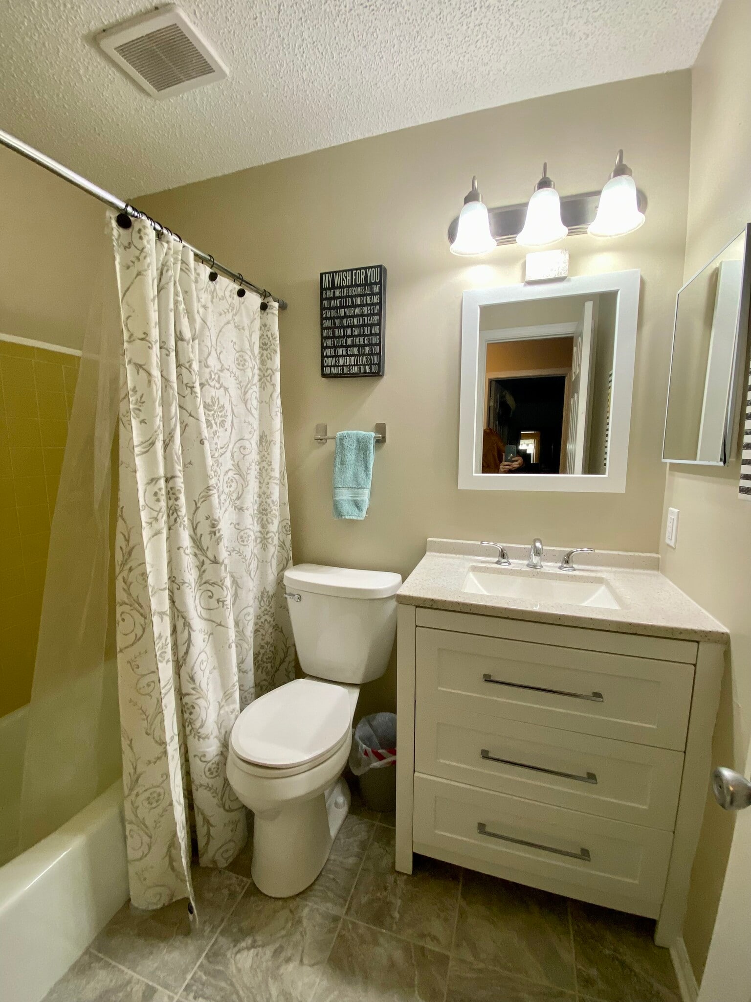 Main Bath - 424 Thomas St