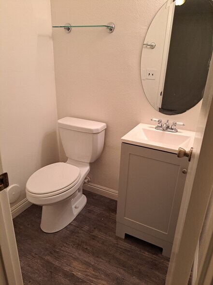 Bathroom #2, 1/2 Bath - 5232 Wilkinson Ave
