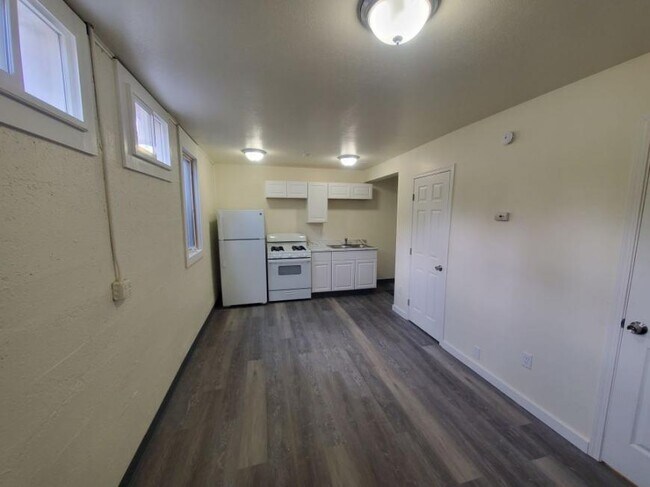 Building Photo - bedroom in Billings MT 59102