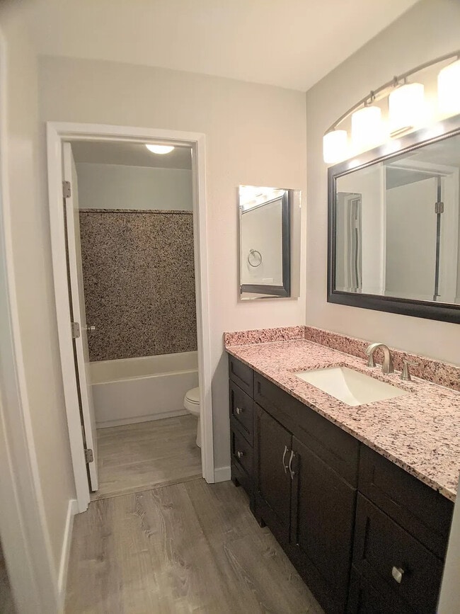 Building Photo - 1605 Hotel Cir S