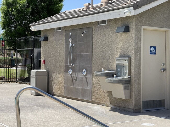Building Photo - 3 BED 2.5 BATH 2 CAR GARAGE SINGLE FAMILY HOME W/ LOFT, BACKYARD & COMMUNITY POOL, SPA, PLAYGROUN...