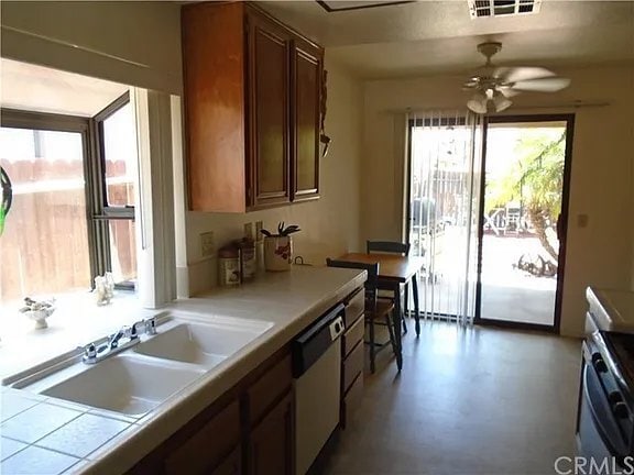 Building Photo - 811 Alondra Dr