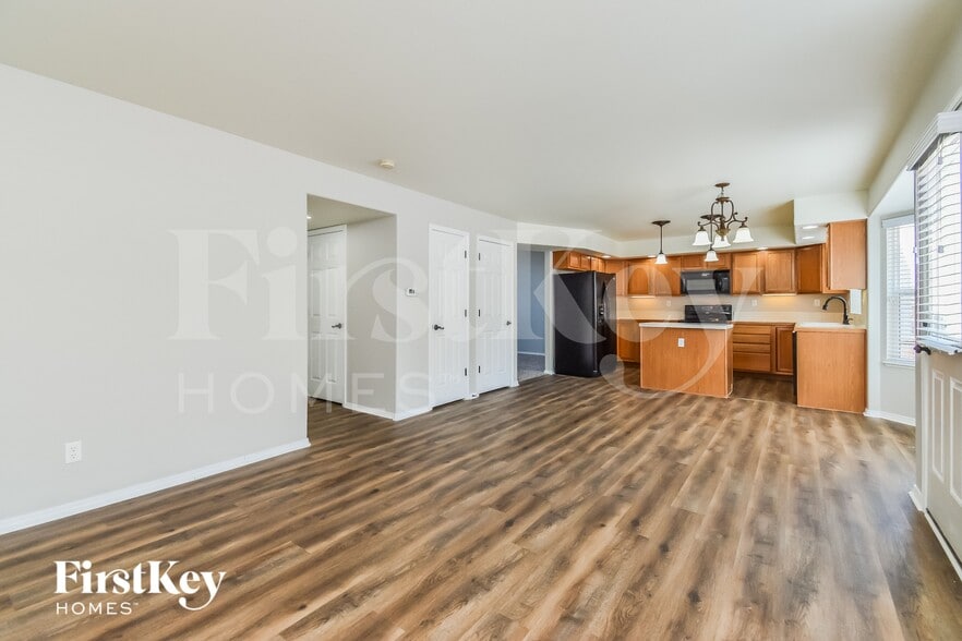 Building Photo - 1749 Dewhirst Dr