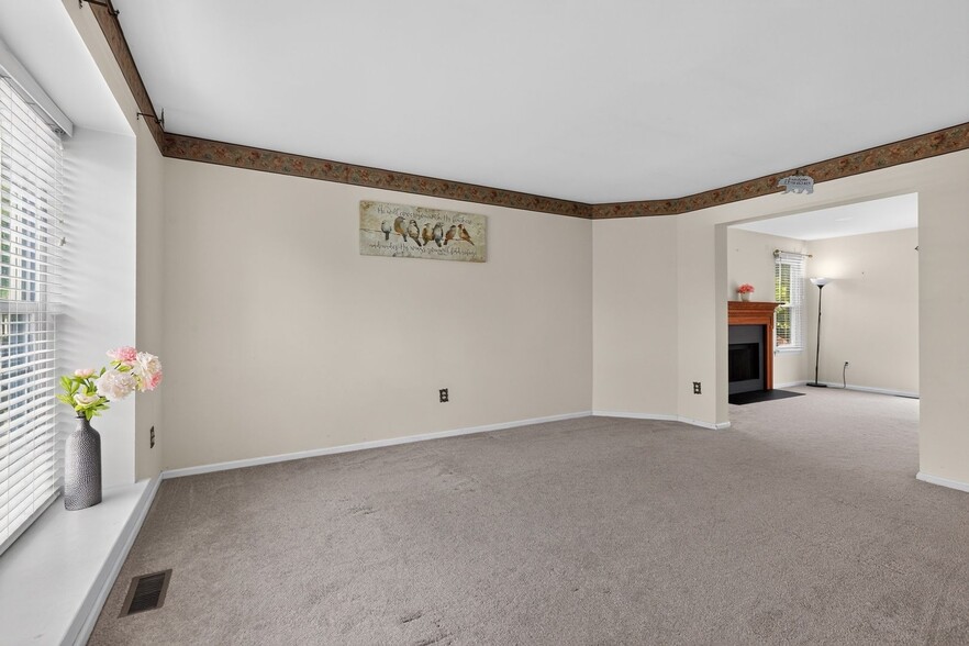 Building Photo - 402 Candlewood Way