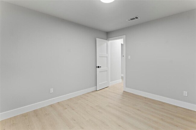 Building Photo - 3907 Carmel Dr