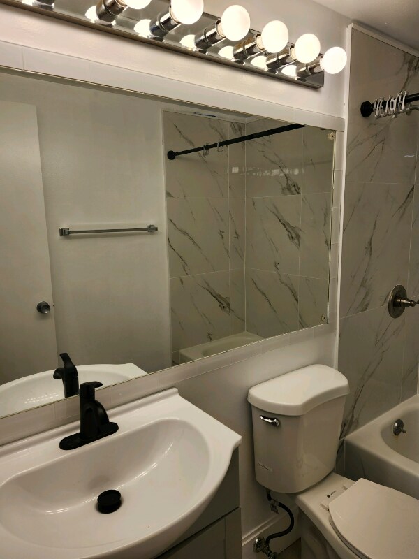 Building Photo - 282 Norwich L