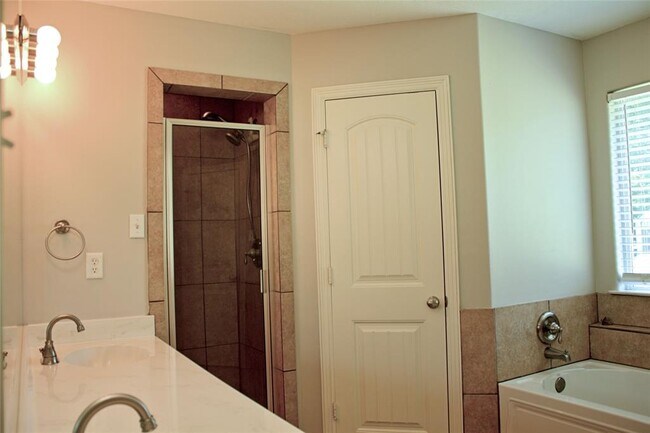 Building Photo - 23750 Horseshoe Bend