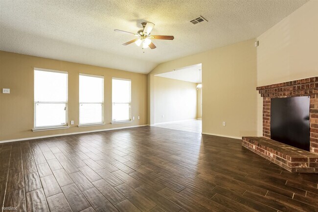 Building Photo - 4 br, 2 bath House - 705 Pine Hollow Dr