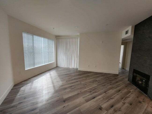 Building Photo - 7139 S Durango Dr