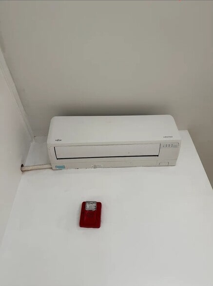 Building Photo - 4024 Spring Garden St