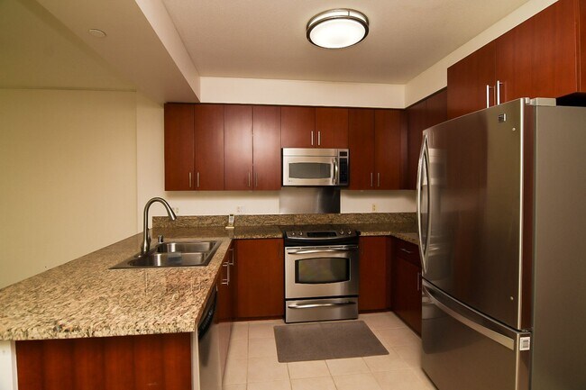 Building Photo - 1BR / 1Bath / 1Pkg - Condo in Kakaako Avai...