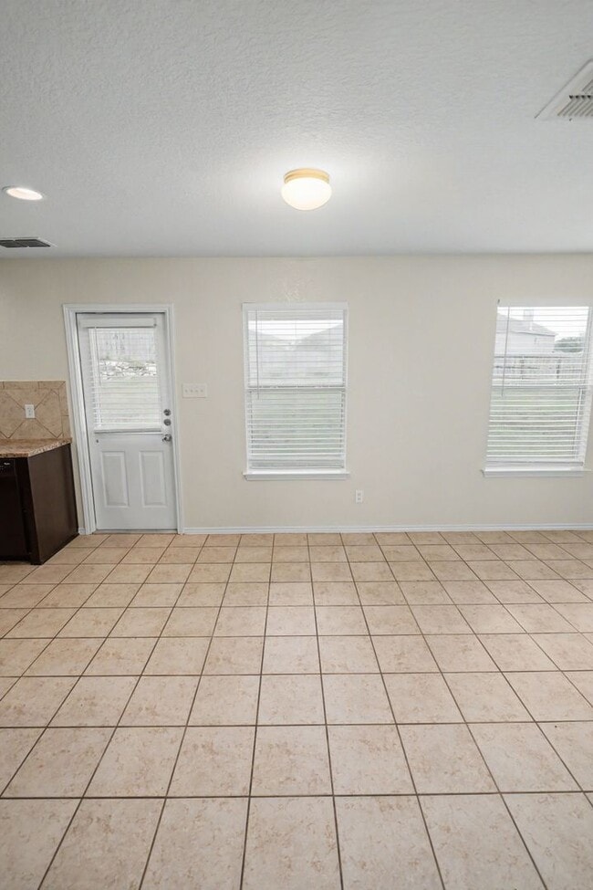 Building Photo - Spacious Cul-de-Sac Home in Bulverde Village - Realtor Commission: $500