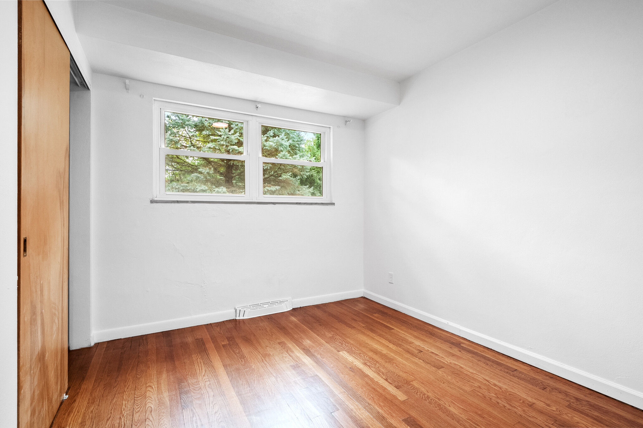 Bedroom #1 - 620 Saint Bernard Dr