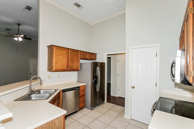 Building Photo - 6688 Millgrove Park Dr