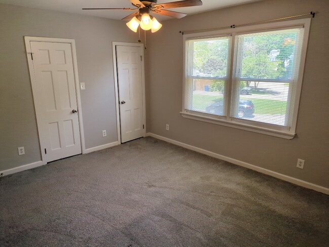 Building Photo - 9396 Pine Tree Rd