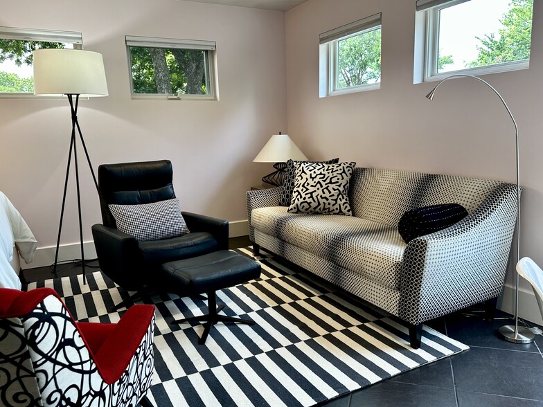 FULLY FURNISHED JUST BRING YOUR CLOTHES - 3208 Milton Ave