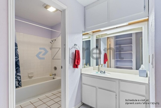 Building Photo - 2077 Washington Ave