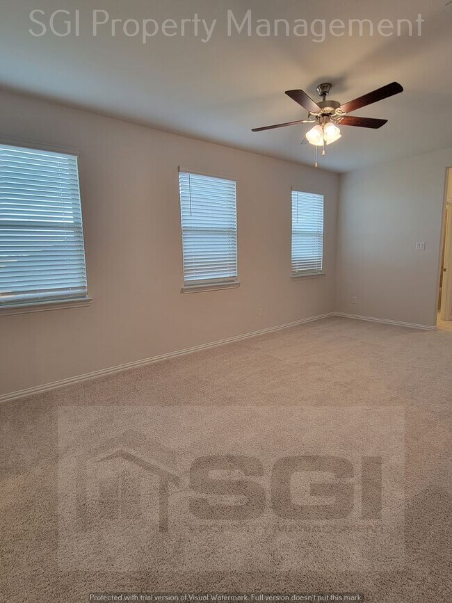 Building Photo - Incredible Brand New 6 Bedroom!!