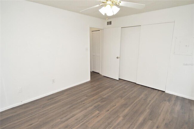Building Photo - 8742 Mallard Reserve Dr