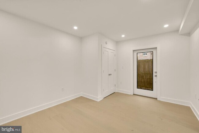 Building Photo - 2116 Kalorama Rd NW