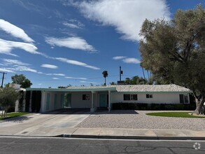 Building Photo - Mid-Century Modern Home at its finest. In ...