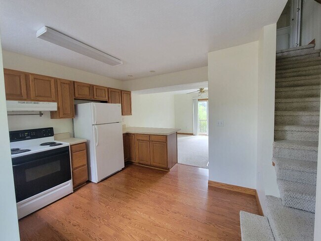 Building Photo - 2 br, 1.5 bath House - 3 Bakers Pointe