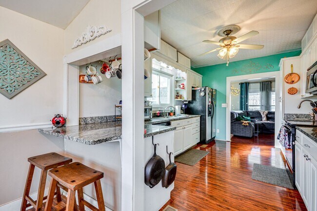 Building Photo - 4 Bed • 2 Bath Furnished Home – Utilities Included