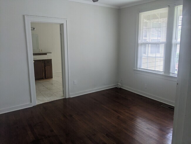 Building Photo - 3315 W Markham St