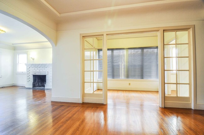 Building Photo - 1039 33rd St