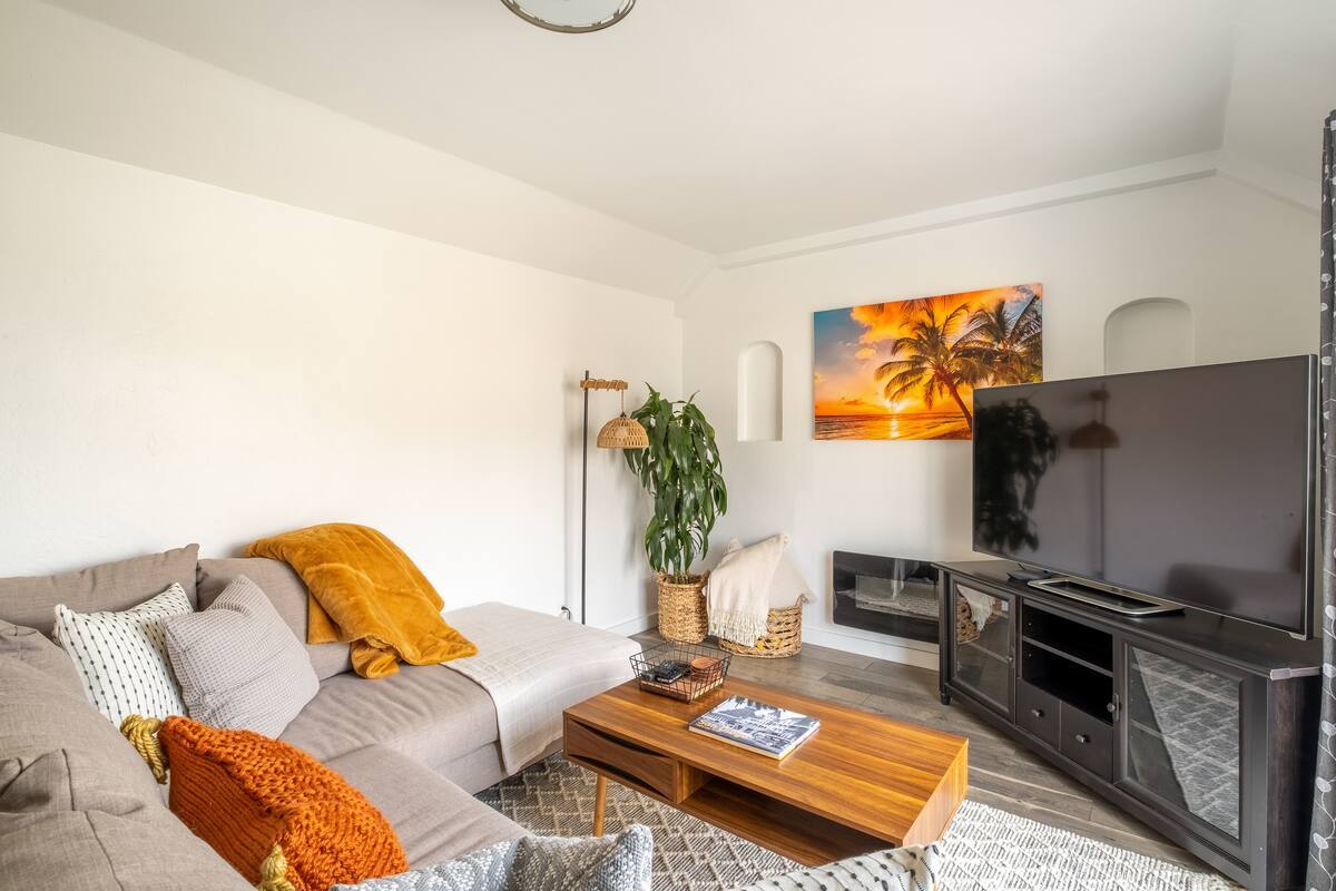 Building Photo - 3523 Crowell St