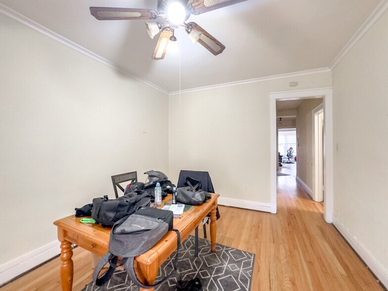 Building Photo - 935 Judson Ave