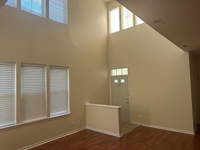 Building Photo - 2898 Falling Waters Dr