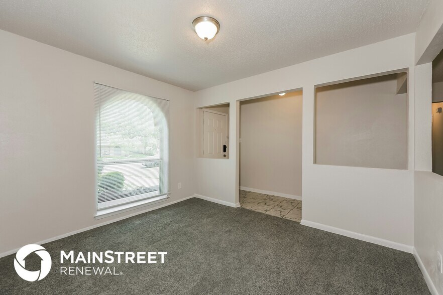 Building Photo - 1816 Christopher Dr