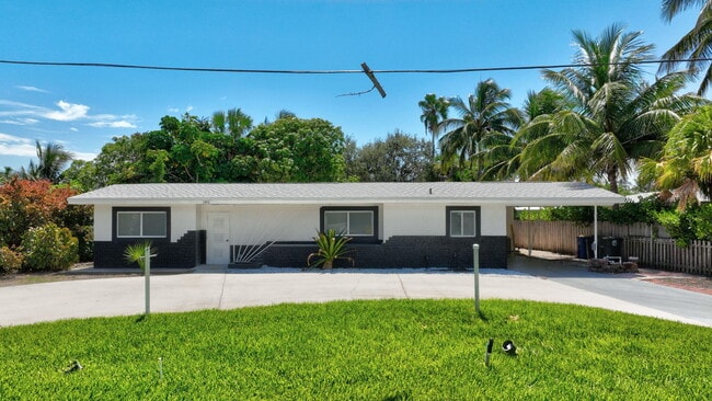 Building Photo - 1911 Cypress Ave