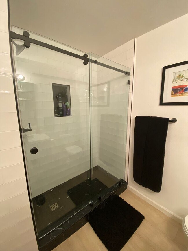 Building Photo - Beautiful Santa Clara Condo  Two Bedrooms ...